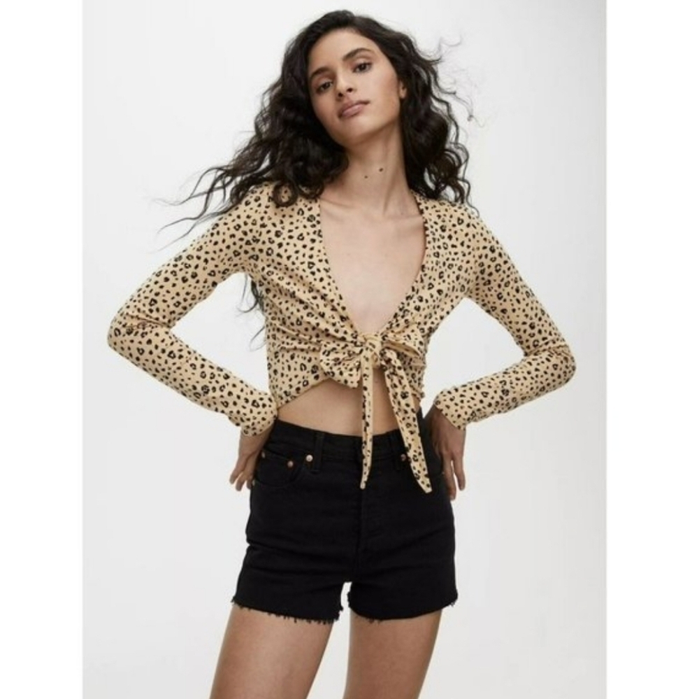 Aritzia Sunday Best Wrap Crop Top Leopard Small EUC